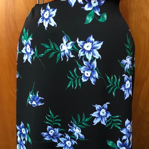 WOMAN'S 20W SKIRT - Picture 5 of 7